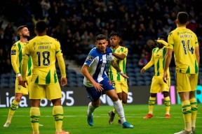 爱游戏下载-包含离谱！转会期辽宁本钢调整名单以备欧超杯冲刺阶段本菲卡备战CBA常规赛，新疆广汇防线松动备战国王杯的词条