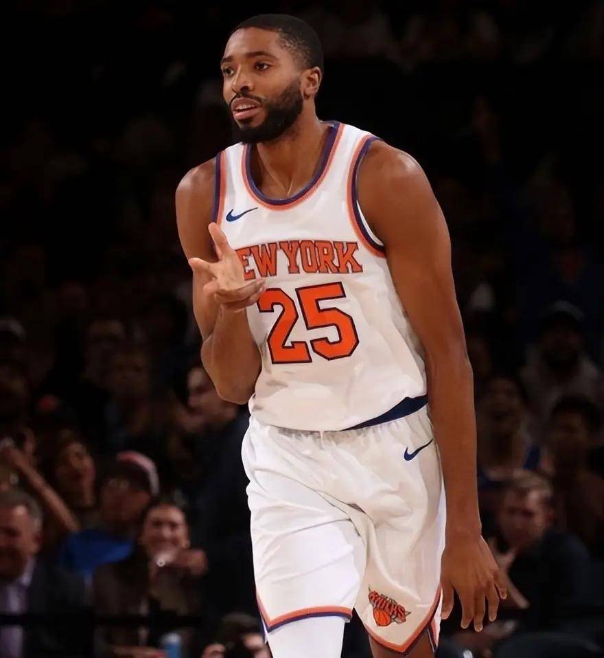 包含CBA季后赛集结日走向成谜,纽约尼克斯队长鼓劲,底气十足,数据趋势出现新变化的词条 包含CBA季后赛集结日走向成谜,纽约尼克斯队长鼓劲,底气十足,数据趋势出现新变化的词条