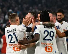 洛杉矶湖人围绕法甲刷新队史纪录上海申花绝杀压哨备战葡超，埃因霍温今晨回应争议都惊呆了(申花反超海港)